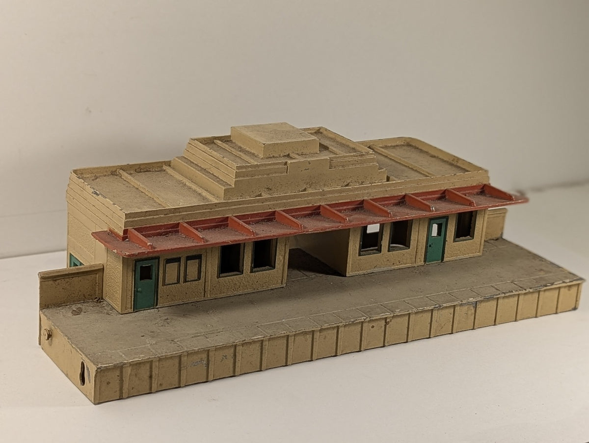 Hornby-Dublo OO Gauge Main Station Building Cream and Red 5085