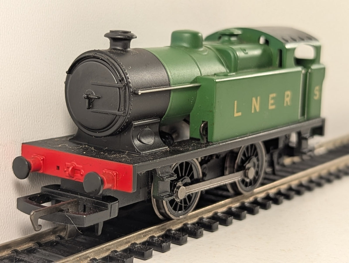 Hornby OO Gauge LNER Industrial 0-4-0 Locomotive 5 LNER Green R2671