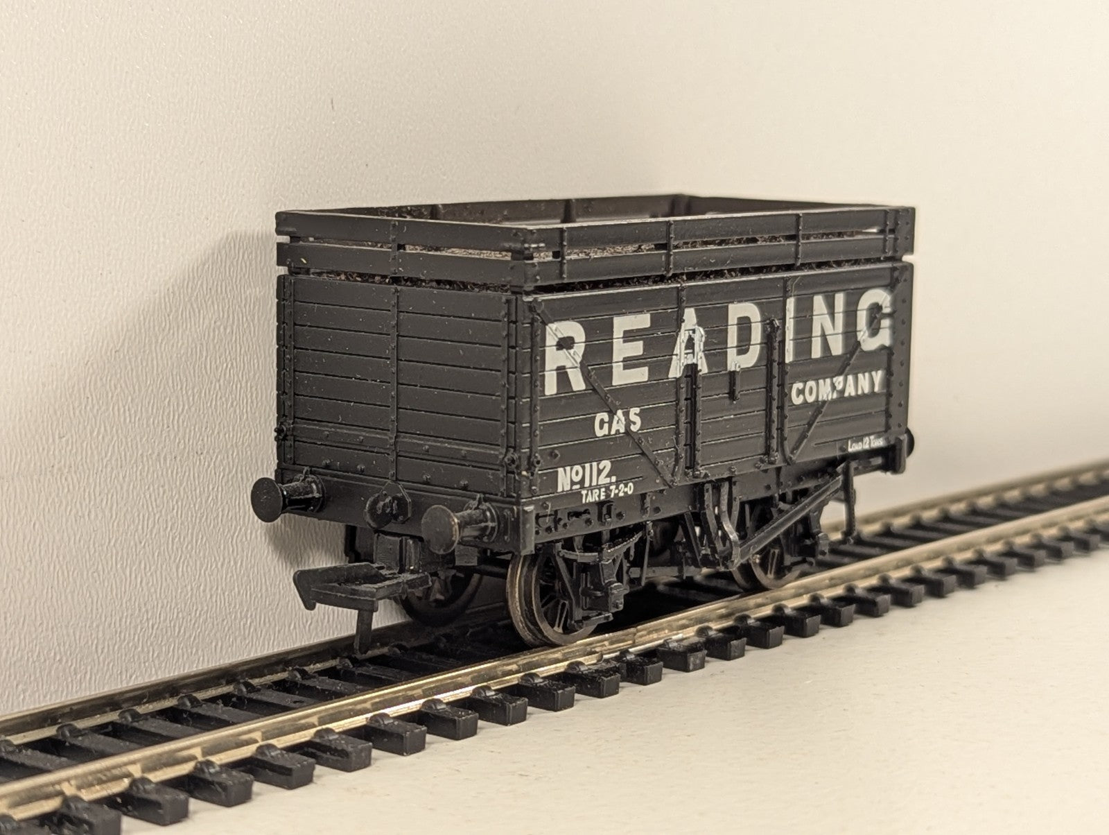 Bachmann Branchline 37-206 OO Gauge Reading Gas Company 8 Plank Coke Wagon