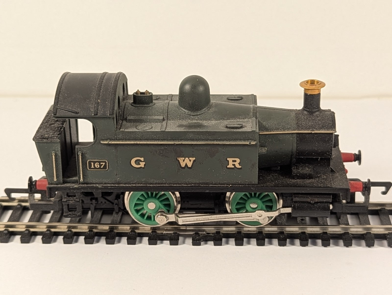 Hornby OO Gauge GWR Class 101 0-4-0 Industrial Tank – Wrong Wheels