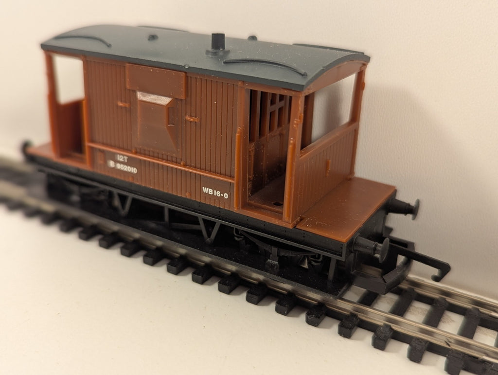Hornby OO Gauge BR Standard Brake Van