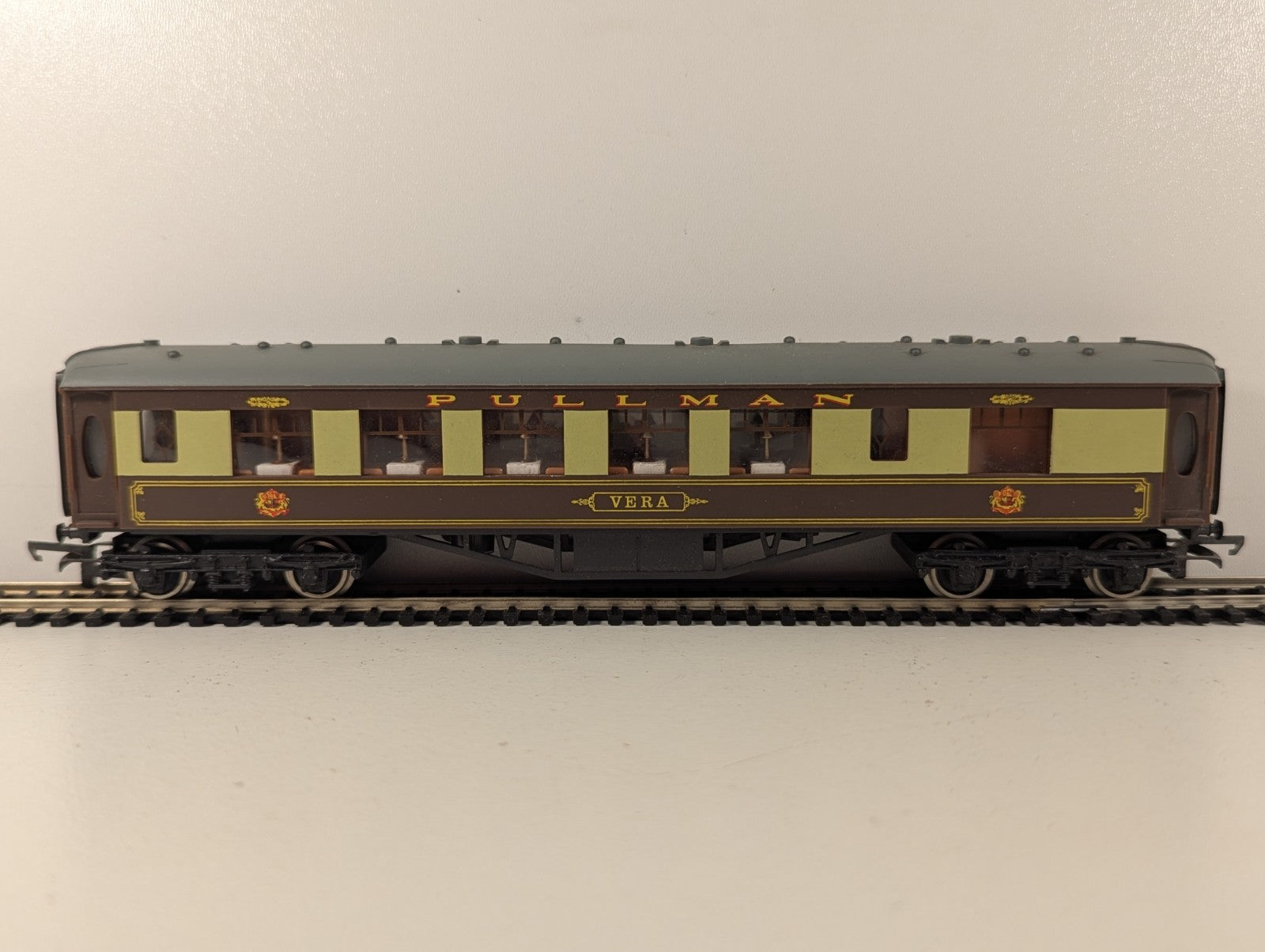 Wrenn W6002V Pullman Parlour First "Vera" Brighton Belle Coach OO Gauge - Boxed