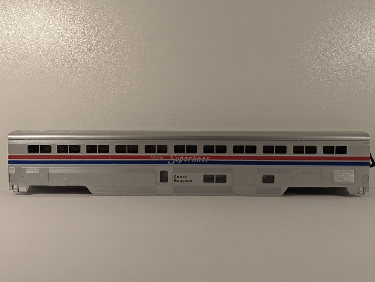 Con-Cor HO Scale Superliner Coach-Baggage Passenger Coach Amtrak 0001-000821