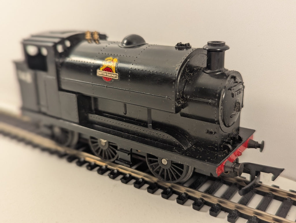 Tri-ang R153 OO Gauge 0-6-0 Saddle Tank Locomotive – Boxed
