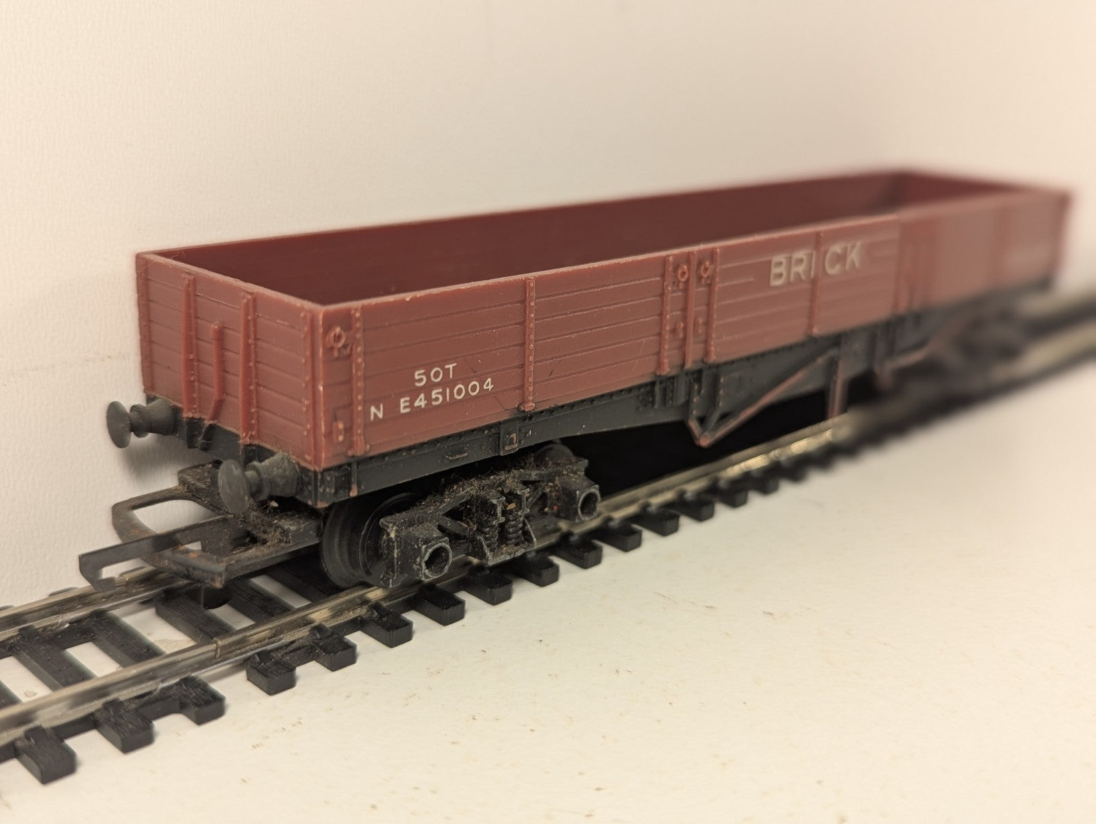 Tri-ang OO Gauge 50 Ton Bogie Brick Wagon Goods Wagon E451004 BR