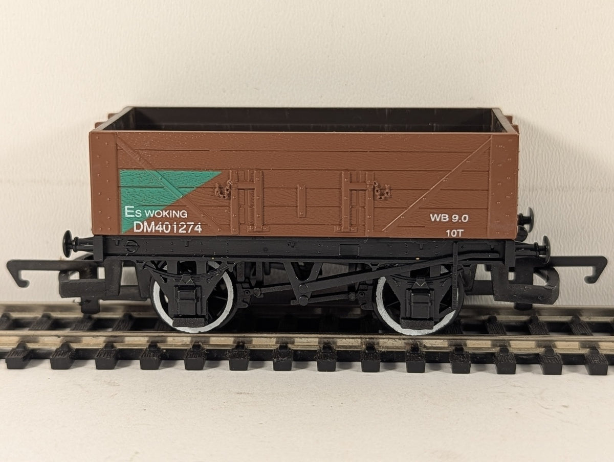 Hornby OO Gauge 5 Plank Open Wagon 'Es Woking' DM401274 BR Brown (Engineers)