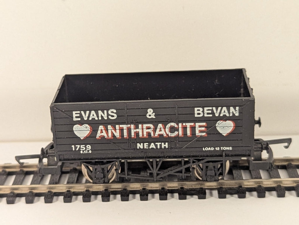 Lima OO Gauge Evans & Bevan Anthracite 7 Plank Wagon 1759