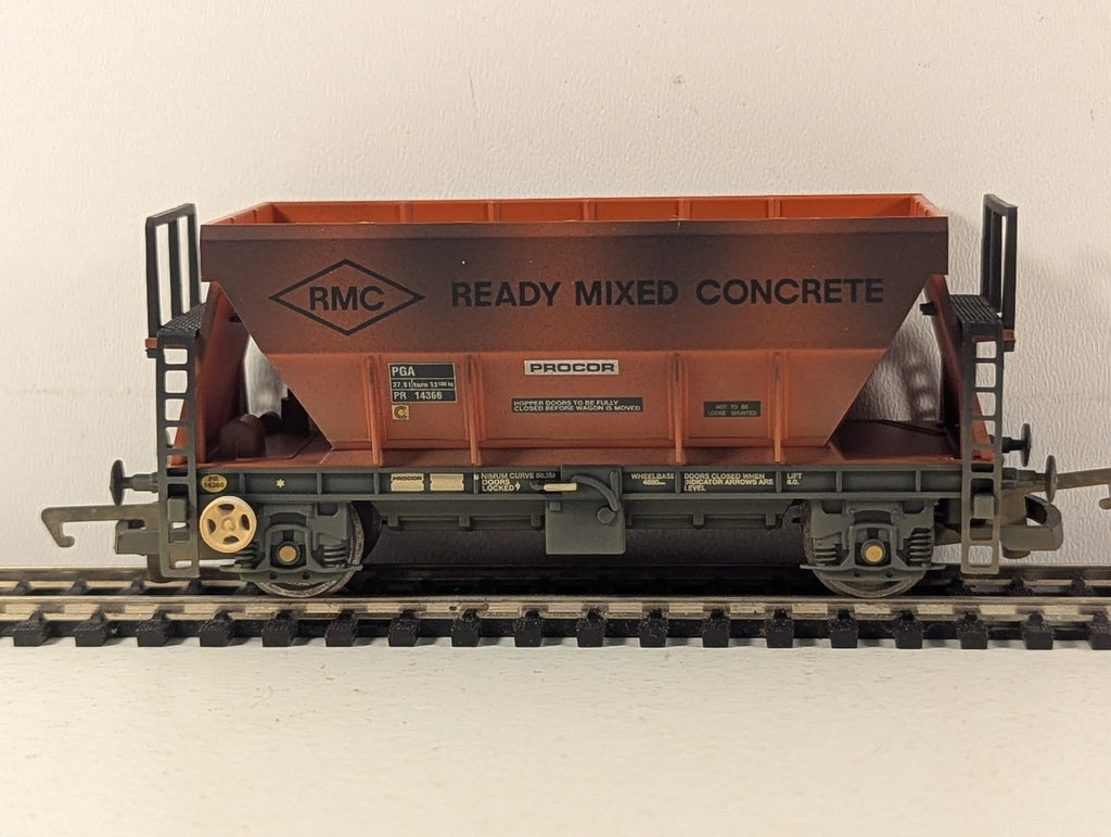 Hornby OO Gauge PGA Hopper Wagon Goods Wagon PR14366 RMC Orange R6013