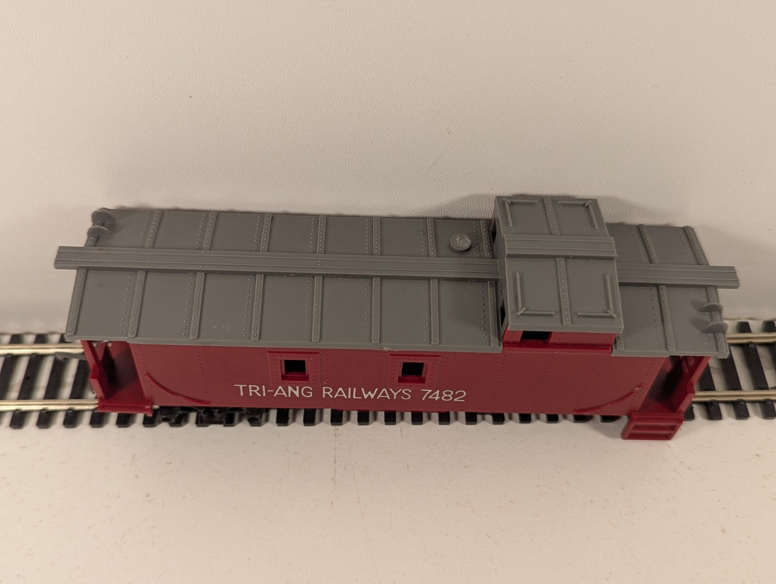 Tri-ang Railways R115 OO Gauge Transcontinental Caboose Missing Bogie/Coupler