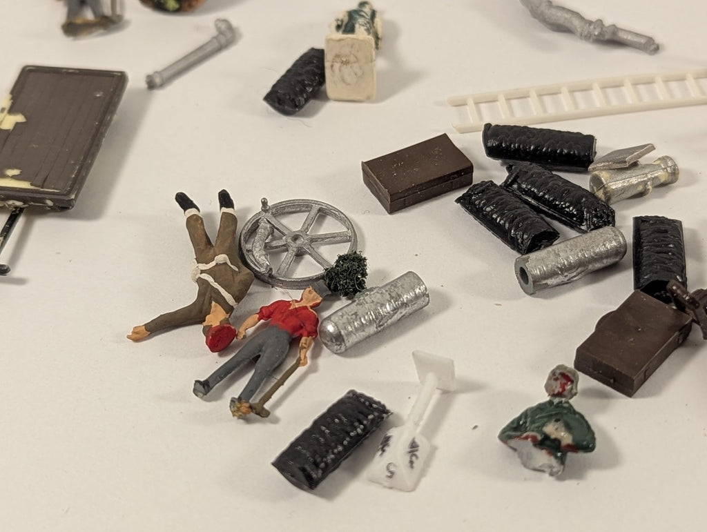 Various OO Gauge Figures