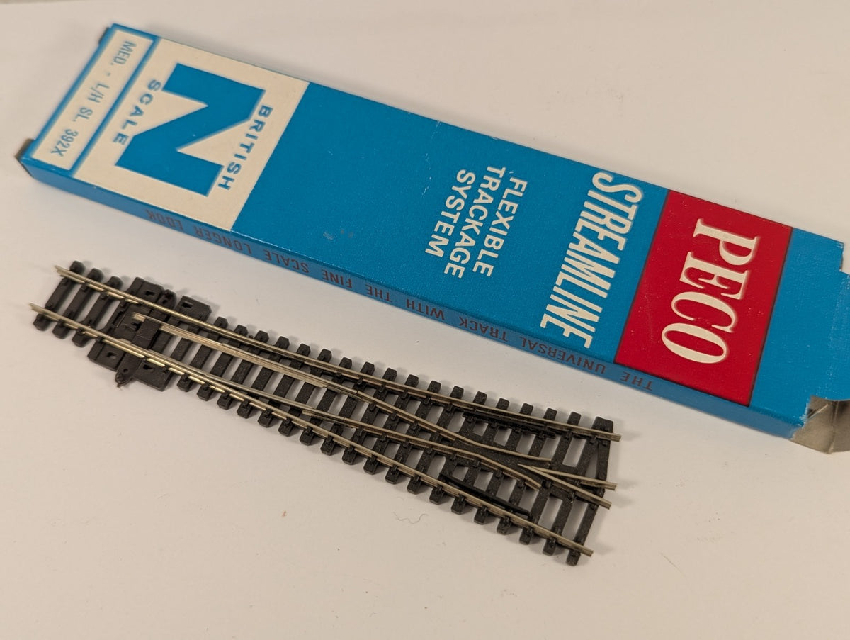 Peco N Gauge Medium Radius Left-Hand Turnout SL-392X