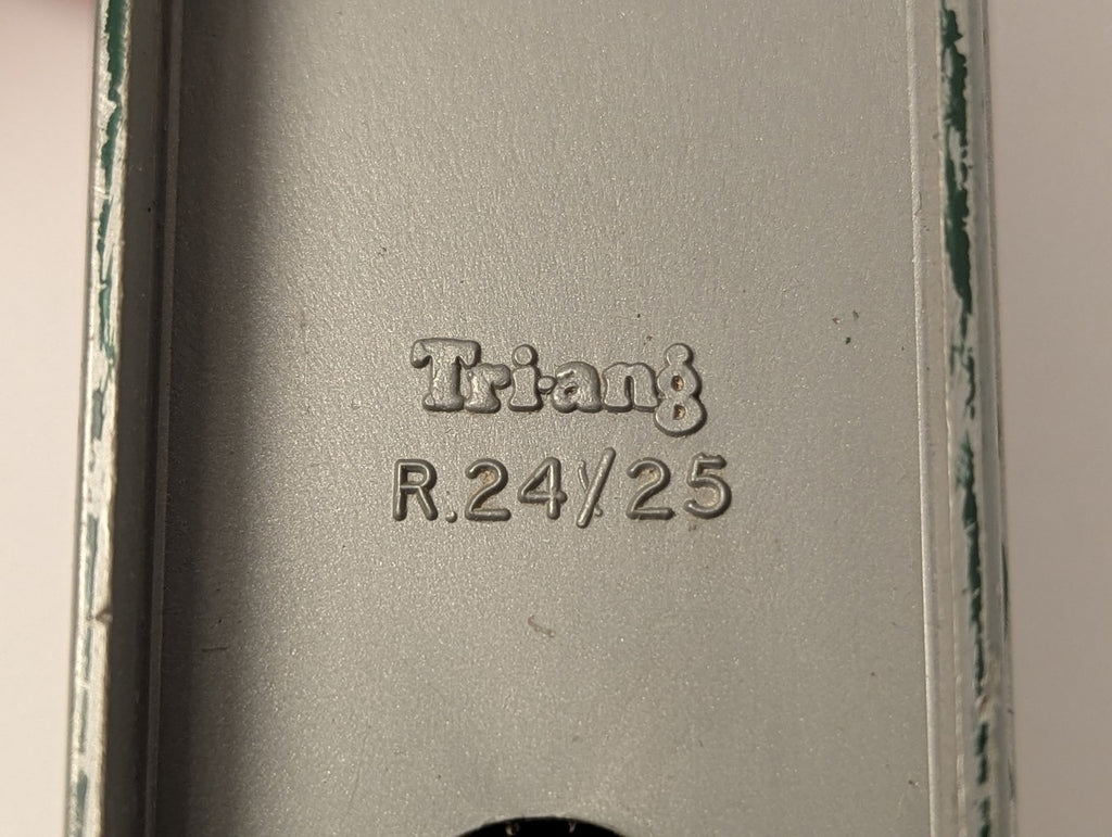 Tri-ang OO Gauge Transcontinental Passenger Coach Silver R.24/25