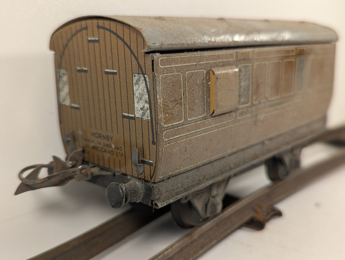 Hornby O Gauge No. 1 Passenger Coach Guard's Van LNER Teak