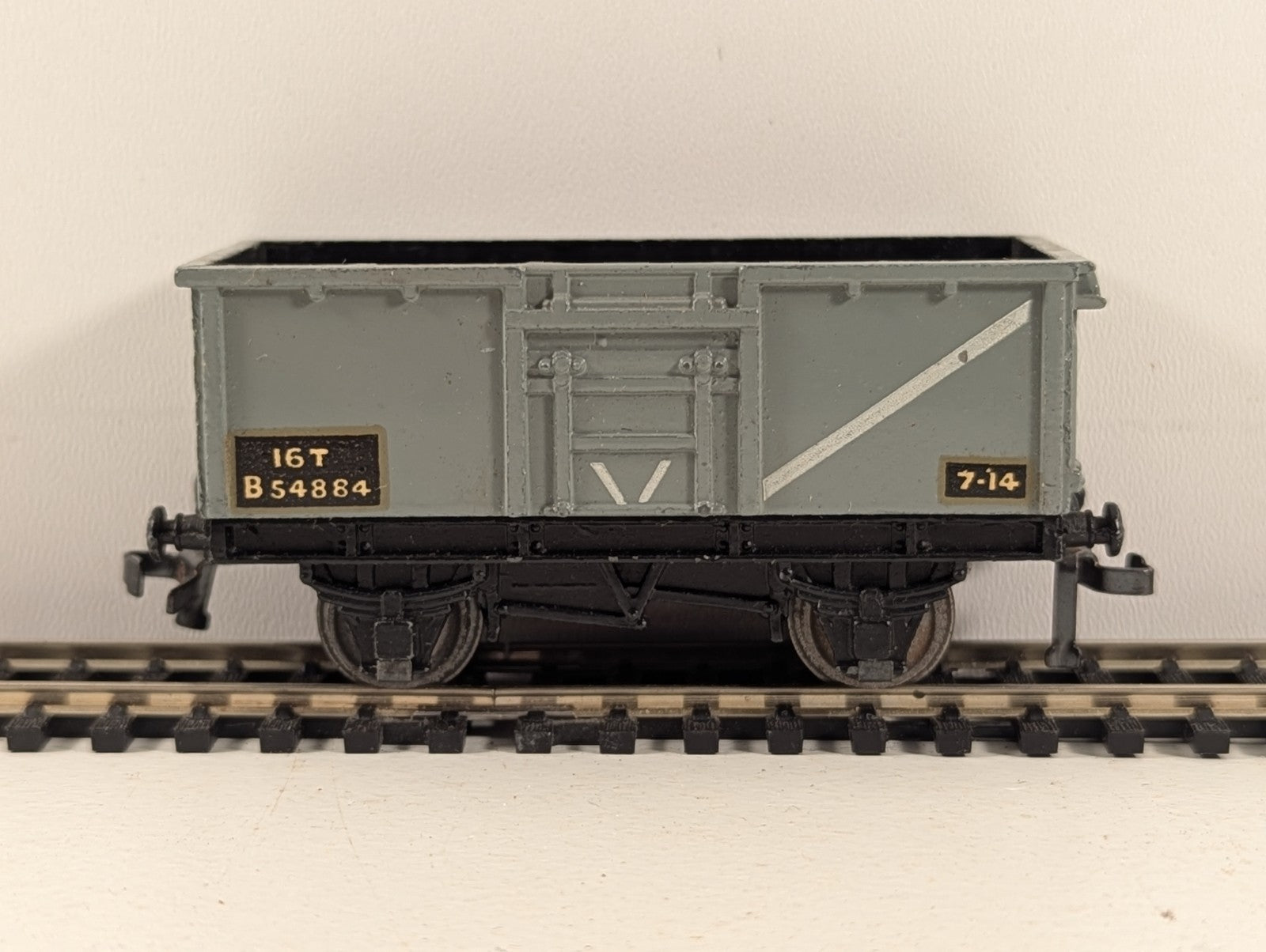 Hornby Dublo 32056 OO Gauge Grey BR 16 Ton Mineral Wagon - Boxed