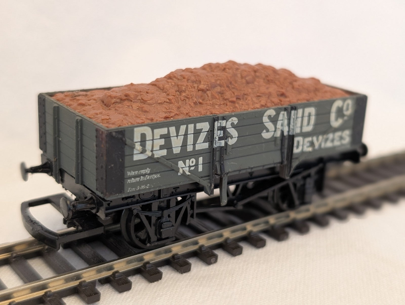 Airfix OO Gauge Devizes Sand Co 5 Plank Wagon Open Wagon 1 Devizes