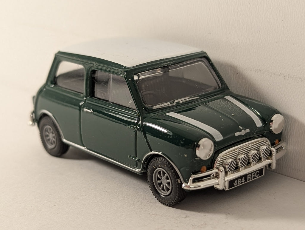 Vanguards 1:43 Morris Mini Cooper S Die-cast Car 484 RFC Green / White VA25002