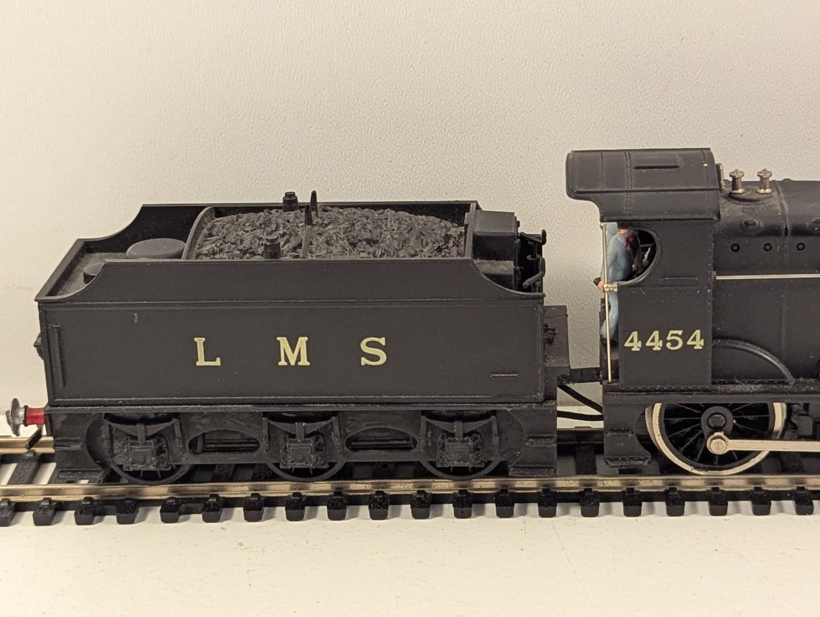 Airfix GMR OO Gauge Class 4F Steam Locomotive 54122