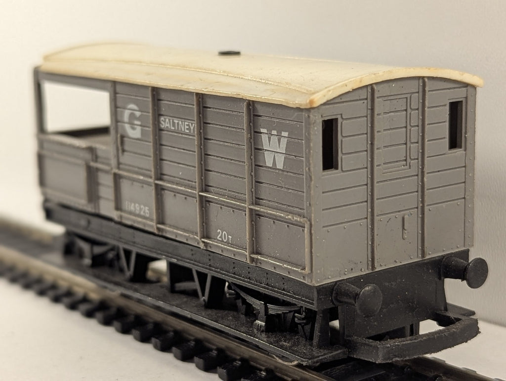 Hornby OO Gauge GWR 20t Toad Brake Van 'Saltney' 114925 GWR Grey R016