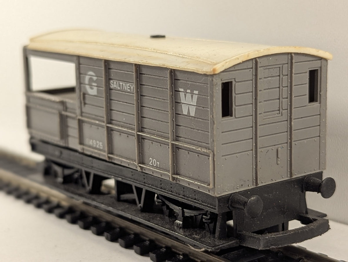 Hornby OO Gauge GWR 20t Toad Brake Van 'Saltney' 114925 GWR Grey R016