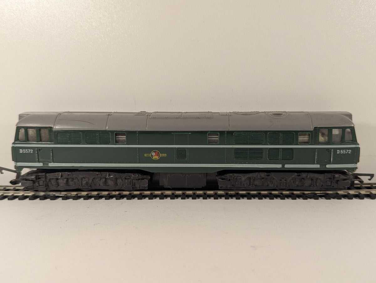 Tri-ang OO Gauge Class 31 Diesel Locomotive D5572 BR Green R.357
