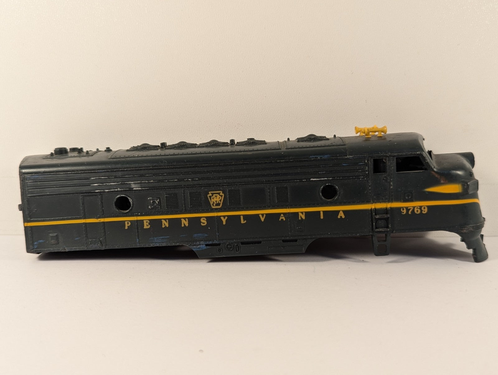 Mantua HO Gauge Pennsylvania Railroad Diesel Locomotive Body Shell - damaged