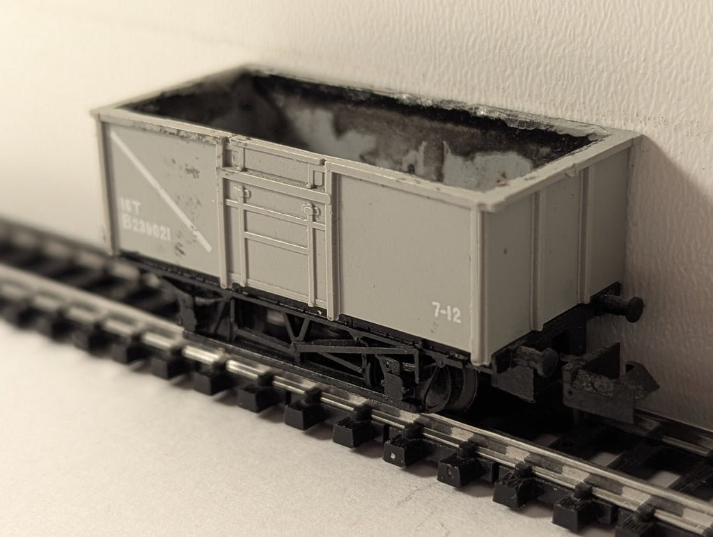 Minitrix N Gauge 16 Ton Mineral Wagon Goods Wagon B239021 BR Grey