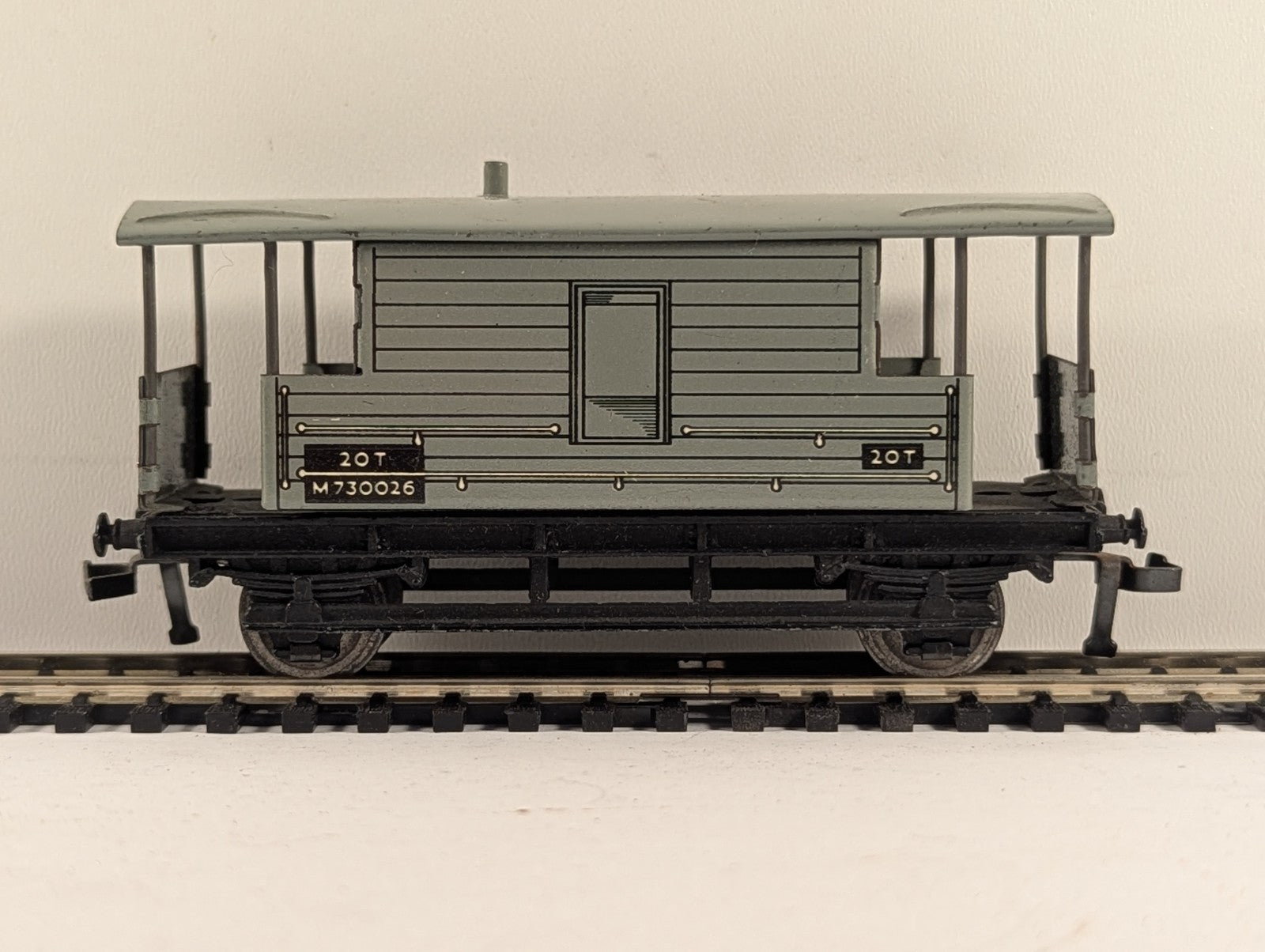 Hornby Dublo 32045 OO Gauge BR Brake Van
