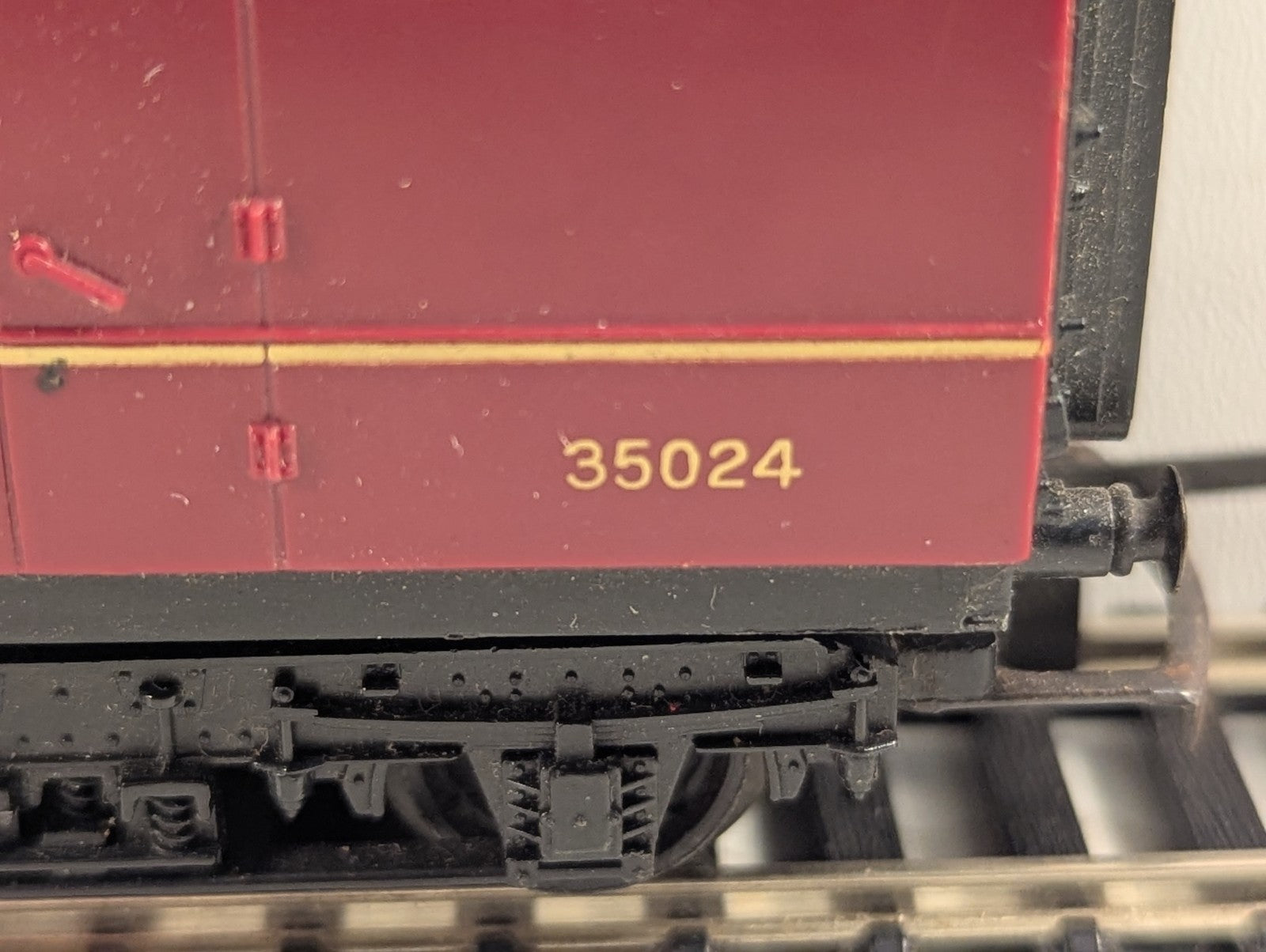 Tri-ang OO Gauge BR Mk1 Brake Second Corridor (BSK) Passenger Coach  35024