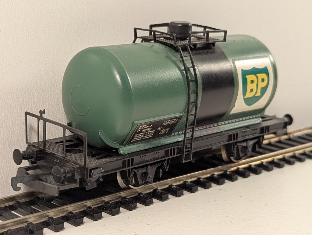 Lima HO Gauge BP Green Tanker Wagon