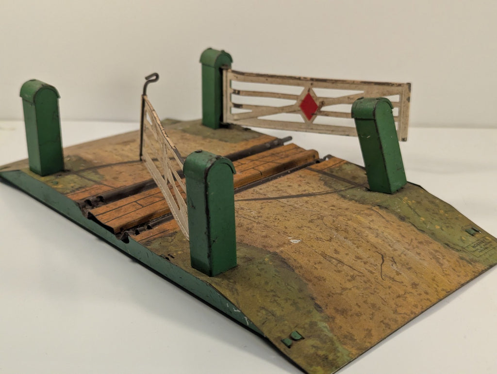 Hornby O Gauge No.1 Level Crossing