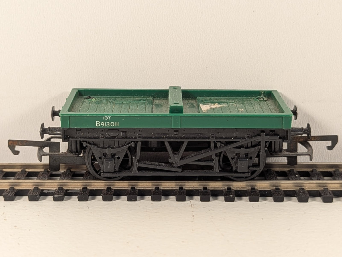 Hornby R17 OO Gauge BR Bolster Wagon B913011 – Missing Poles