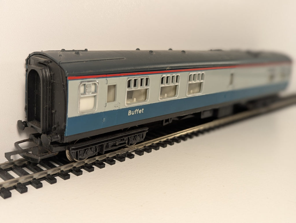 Hornby R923 OO BR InterCity Buffet Car Coach