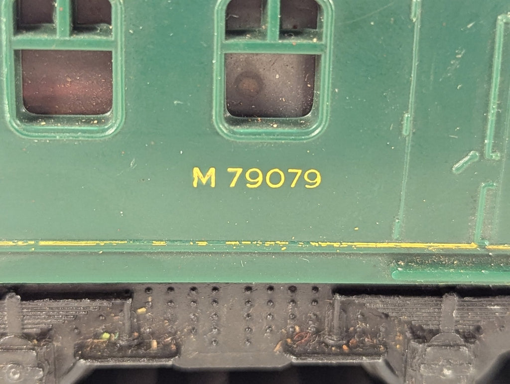 Hornby OO Gauge Class 101 2-Car DMU Diesel Multiple Unit M79079 & M79632