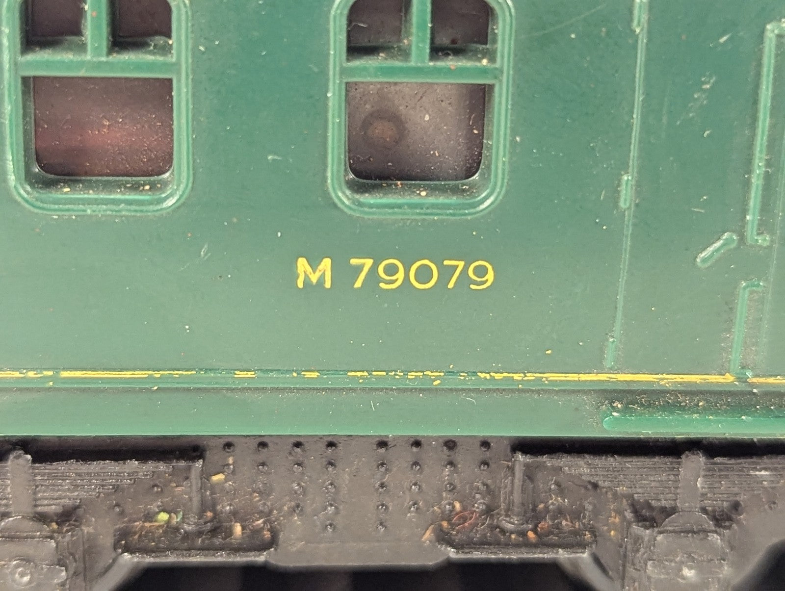 Hornby OO Gauge Class 101 2-Car DMU Diesel Multiple Unit M79079 & M79632