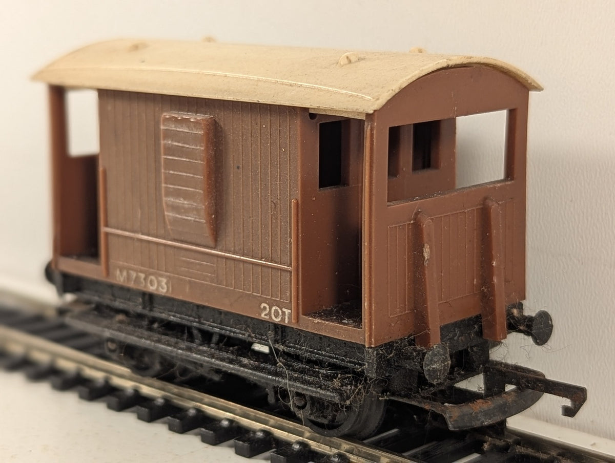 Tri-ang OO Gauge 20T Brake Van Goods Wagon M73031 BR Brown R16