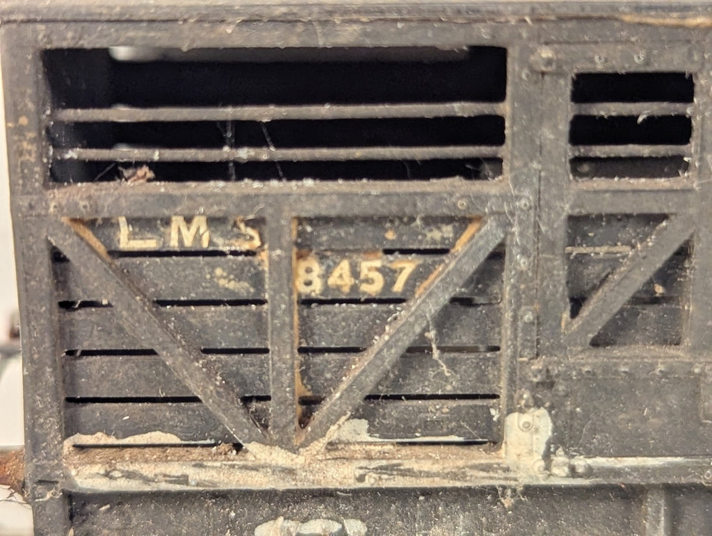 Kitbuilt LMS Large Cattle Wagon 8457 LMS Grey
