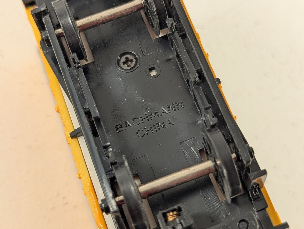 Bachmann OO Gauge 12 Ton Salt Van Goods Wagon 255 Saxa Salt 37-156