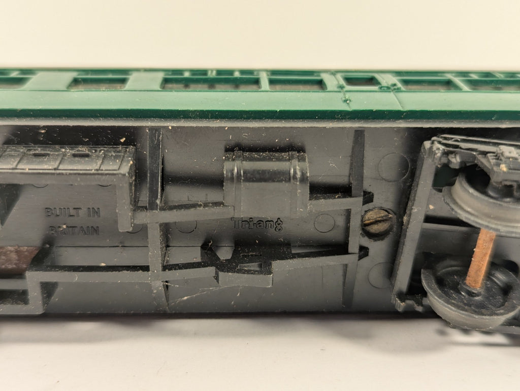 Tri-ang Railways R220 OO Gauge BR Southern Green Brake 2nd Coach