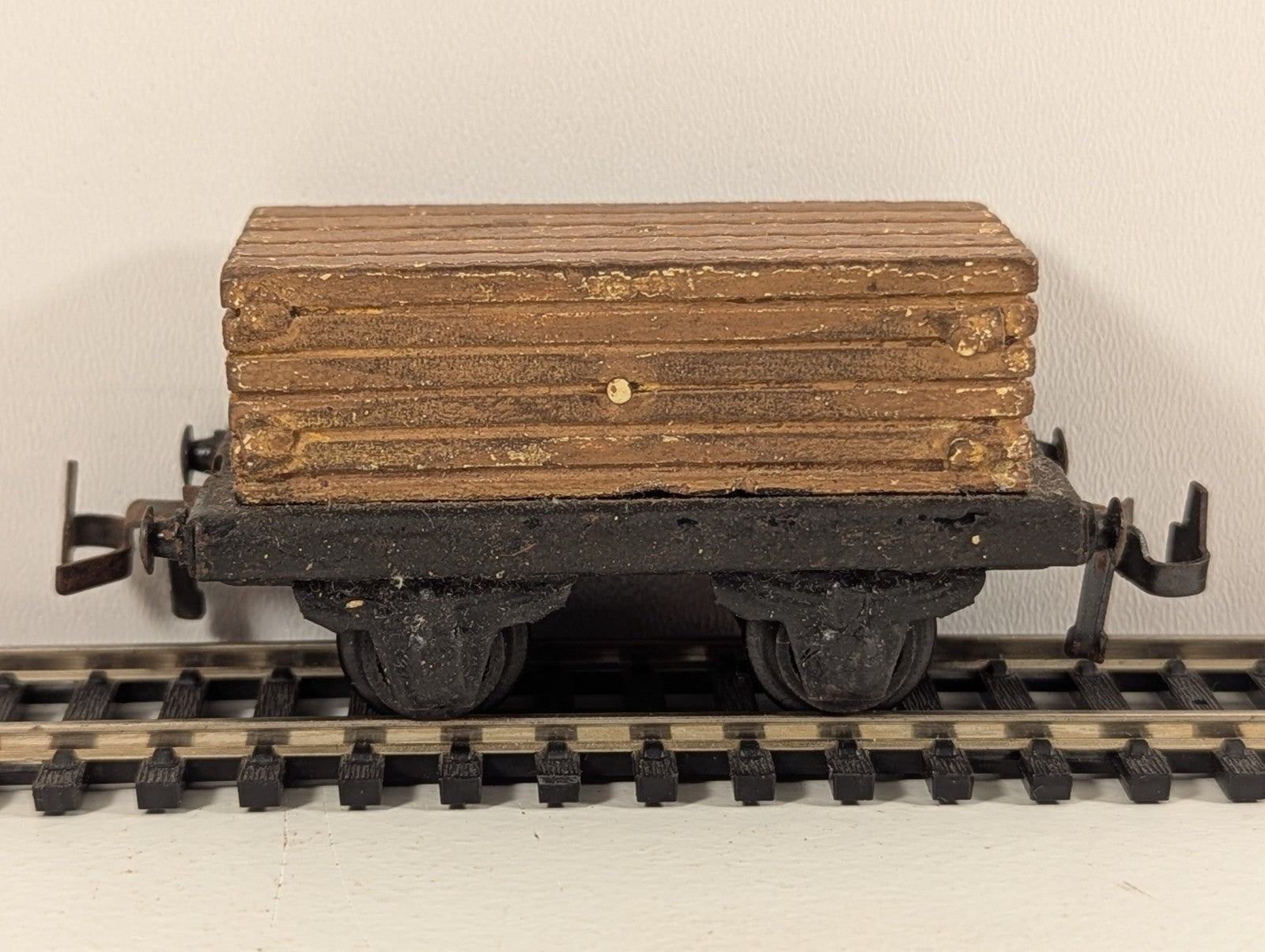 Trix Express H0 20/158 Long Wood-Carrying Wagon