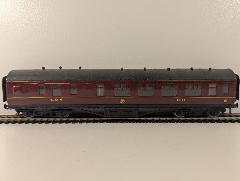 Exley OO Gauge LMS Maroon Third Class Corridor Coach