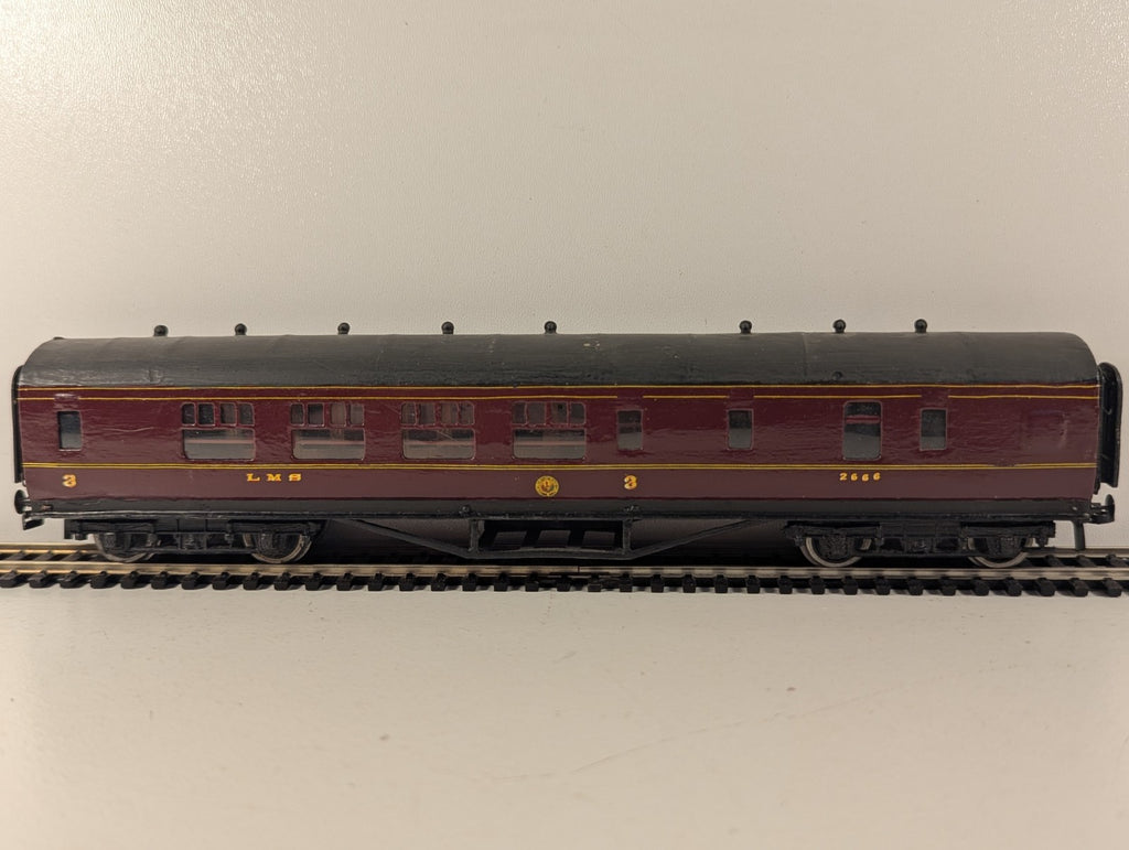 Exley OO Gauge LMS Maroon Third Class Corridor Coach