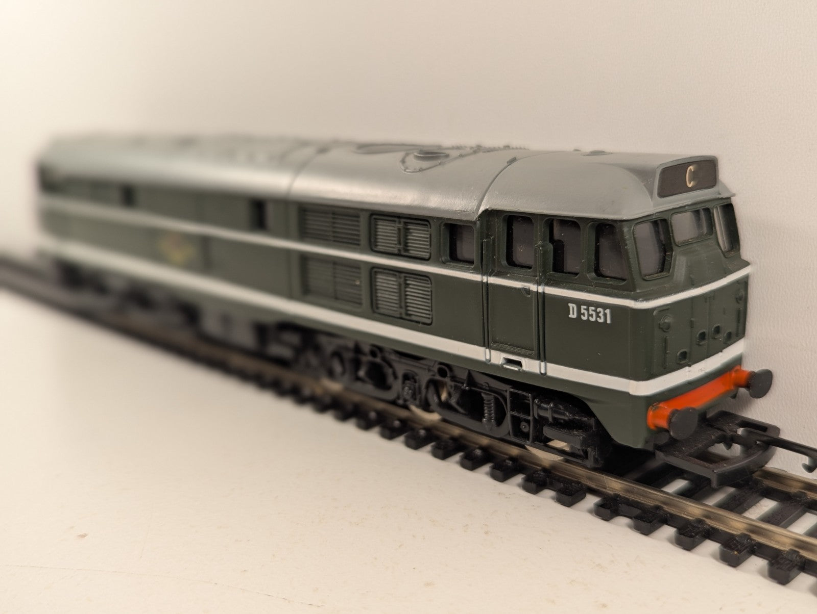 Airfix 54101-9 OO Gauge BR Class 31 Diesel Locomotive - damaged decals