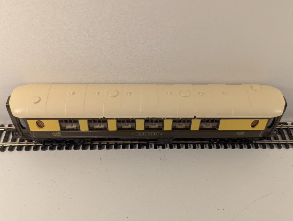 Tri-ang R228 OO Gauge Pullman Coach “Anne”