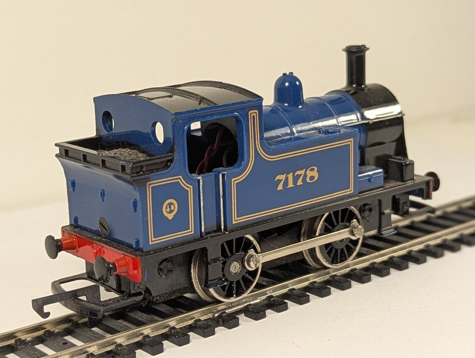 Hornby R255 OO Gauge Industrial Tank Locomotive No. 7178 0-4-0