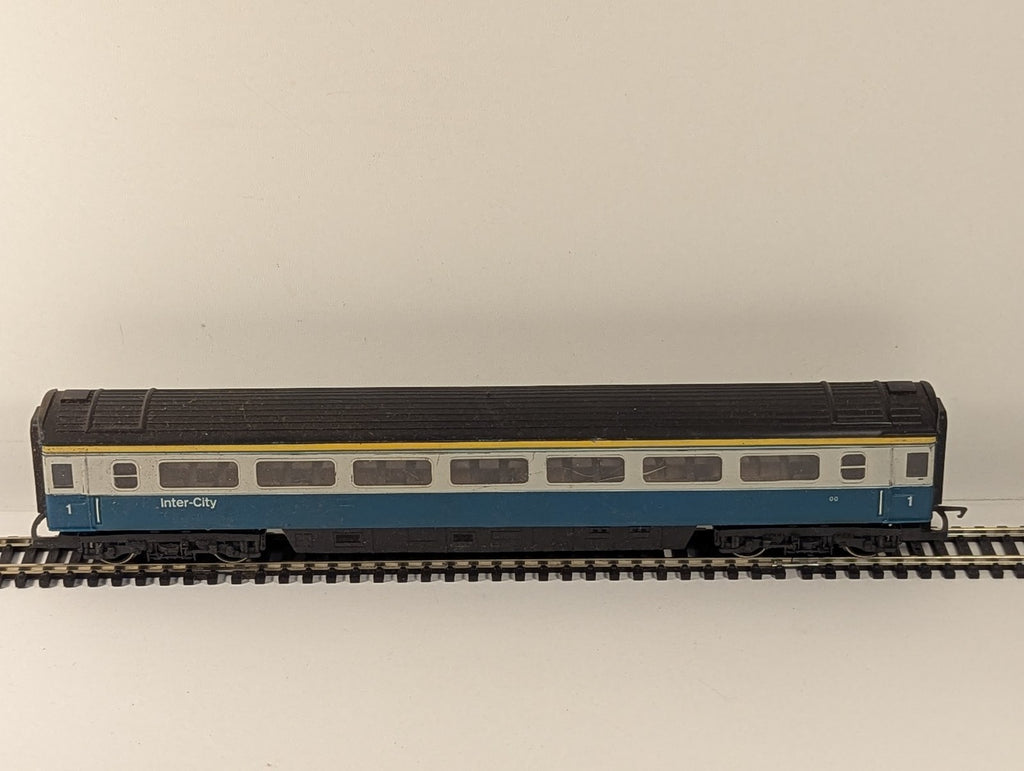 Hornby OO Gauge BR Mk3 First Class Coach Passenger Coach BR Blue & Grey R426