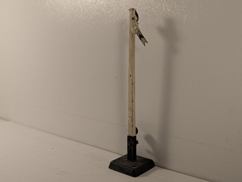 Hornby OO Gauge No. 1 Distant Signal Yellow and black arm with white post