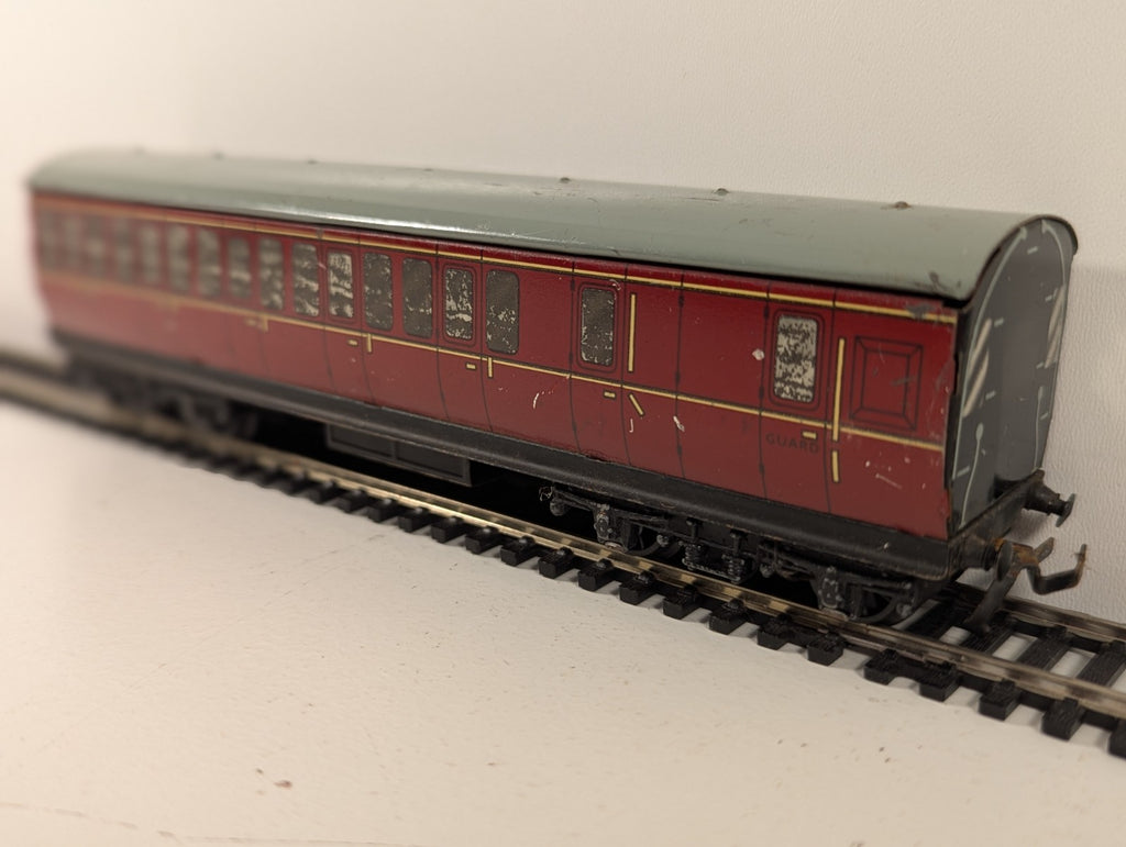 Hornby Dublo OO Gauge Tinplate BR Mk1 Suburban Brake Coach Maroon