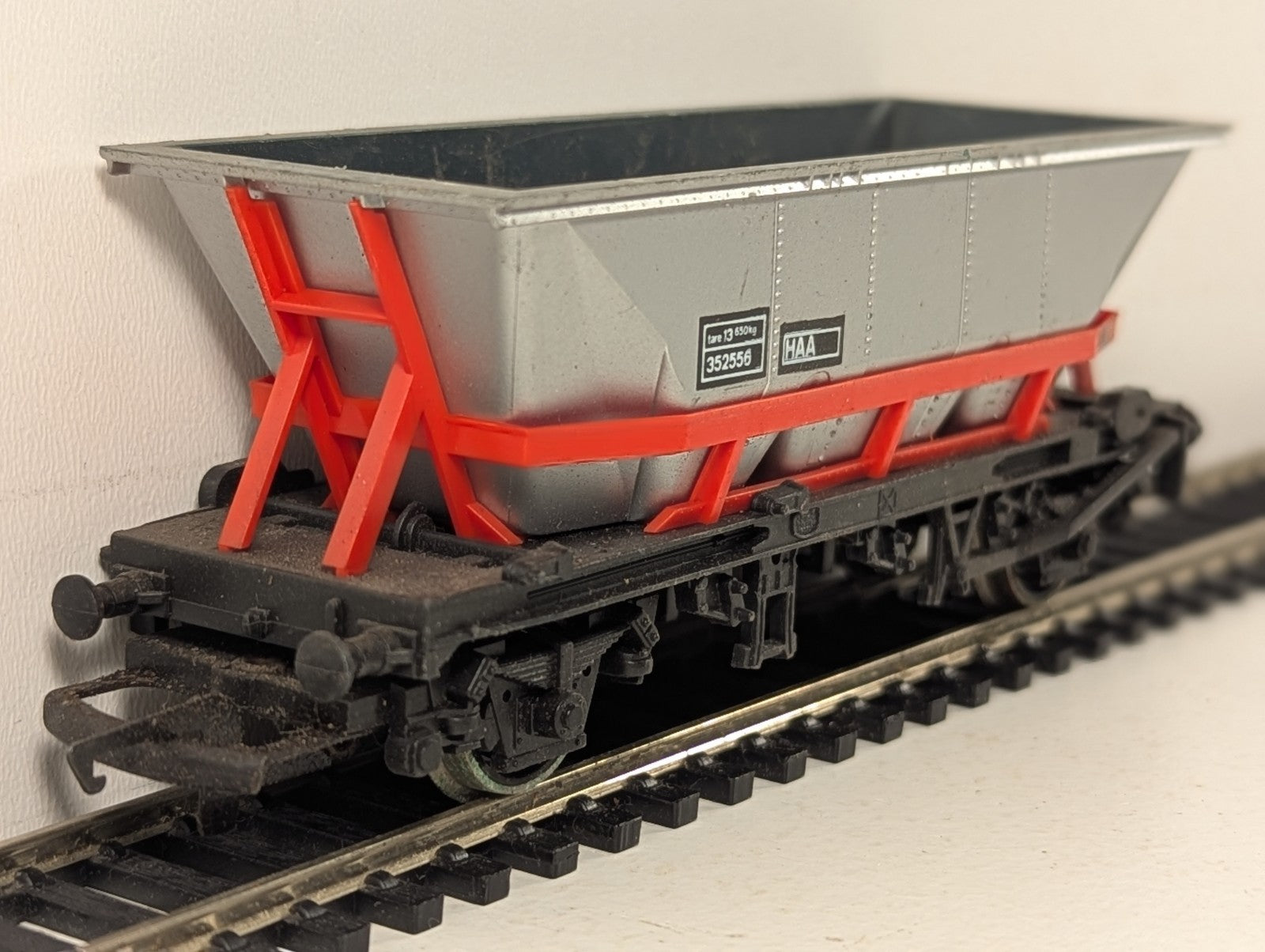 Hornby OO Gauge HAA BR Coal Hopper Wagon Goods Wagon 352556 BR Silver