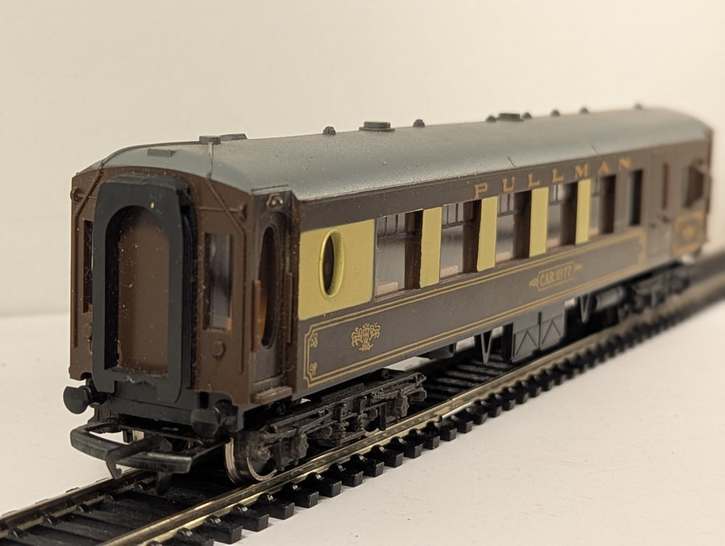 Wrenn Pullman Brake 2nd Coach No.77 OO Gauge
