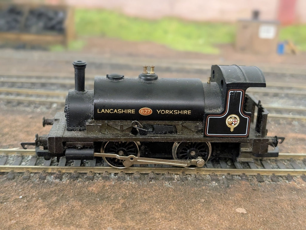 Hornby R150 Class 0F 'Pug' 0-4-0 627 in L&Y Black